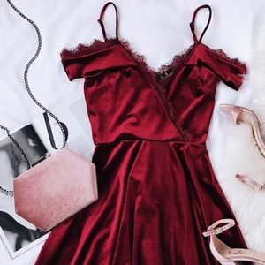 NWOT Lulu’s Wine-Res Velvet Dress